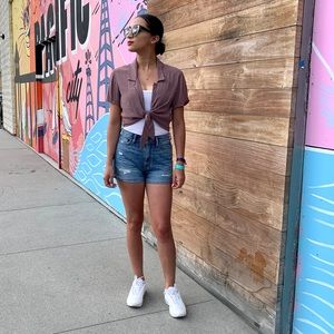 Meet your Posher, Yasmilet